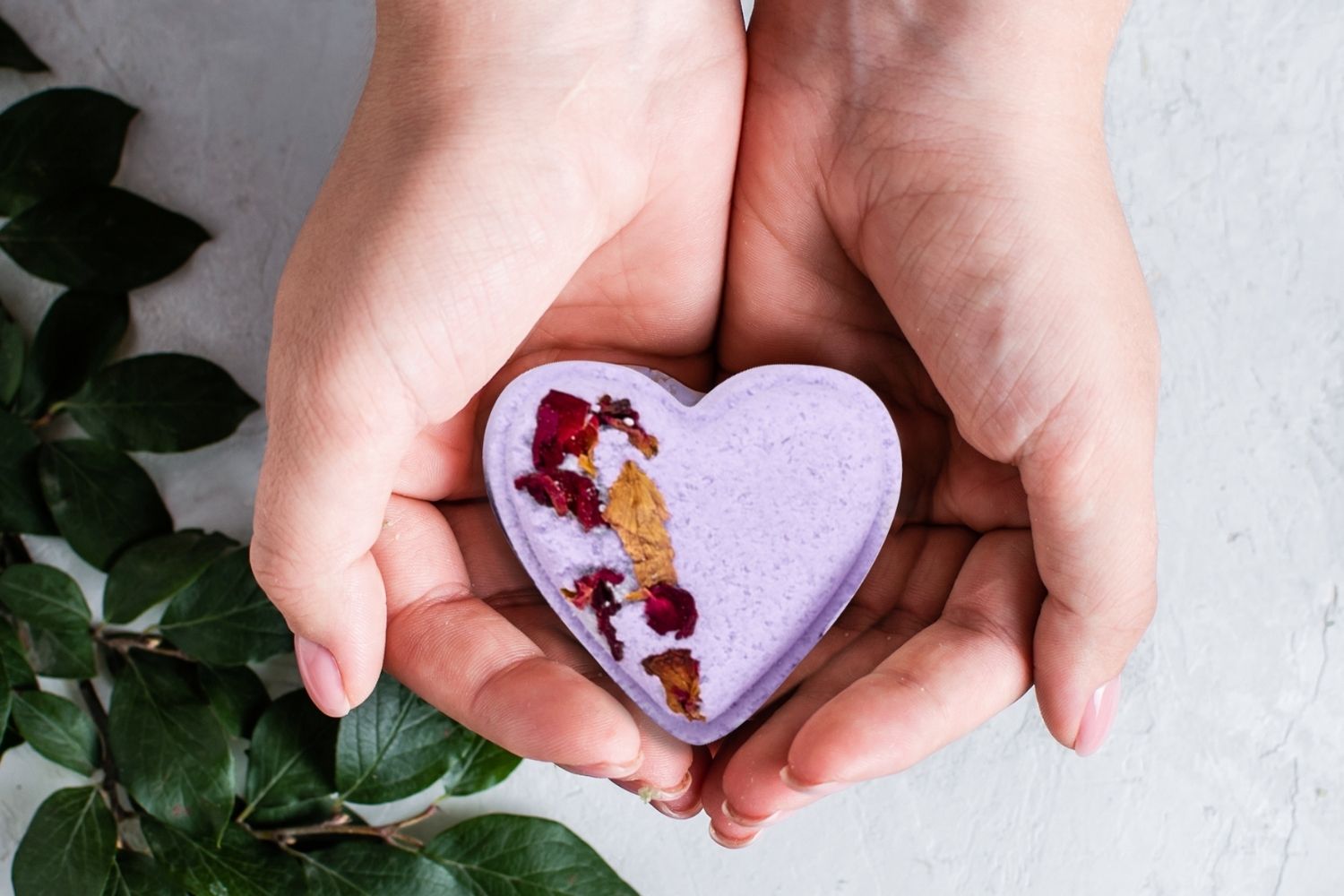 Valentine's Day best Bath Bombs Gift - Lavender  - a Set of 5 Heart Shaped Gift box-0